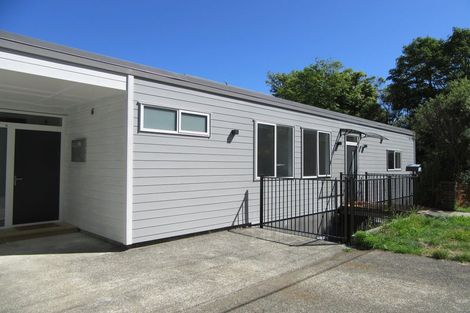 Photo of property in 12 Vista Crescent, Maoribank, Upper Hutt, 5018