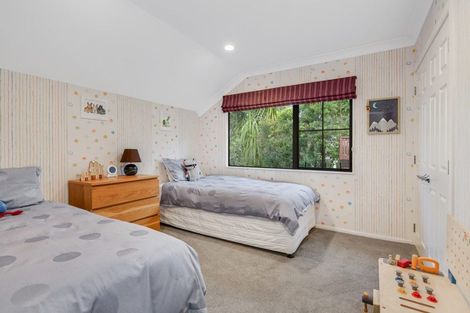Photo of property in 12 Hobbs Road, Matakatia, Whangaparaoa, 0930