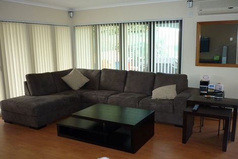 Photo of property in 64a Golf Road, New Lynn, Auckland, 0600