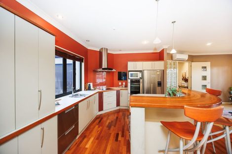 Photo of property in 37 Abby Road, Fitzherbert, Palmerston North, 4410