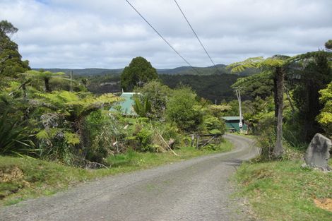 Photo of property in 16 Steam Hauler Track, Waitakere, Henderson, 0782