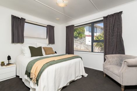 Photo of property in 14 Rice Crescent, Newlands, Wellington, 6037