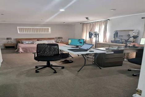 Photo of property in 4 Fieldstone Court, Northpark, Auckland, 2013