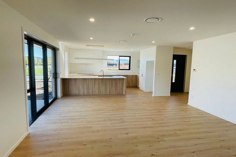 Photo of property in 4 Applewood Place, Wanaka, 9382