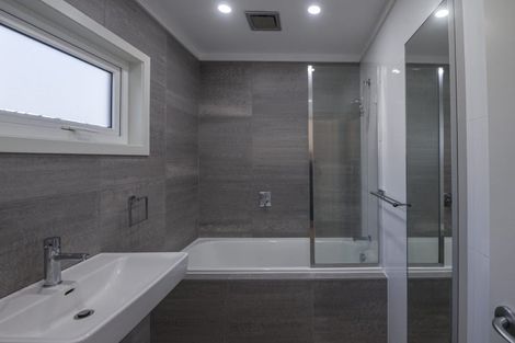 Photo of property in 16 Noall Street, Te Atatu Peninsula, Auckland, 0610