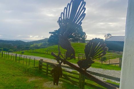 Photo of property in 12 Constable Road, Muriwai, Waimauku, 0881