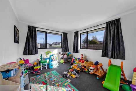 Photo of property in 12 Biron Place, Stratford, 4332