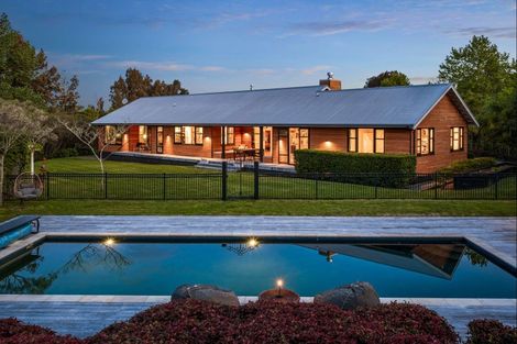 Photo of property in 2 Tamahunga Drive, Matakana, Warkworth, 0985