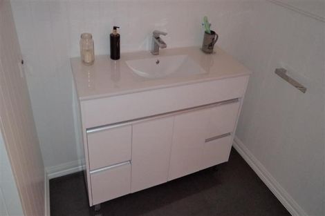 Photo of property in 81 Taikata Road, Te Atatu Peninsula, Auckland, 0610