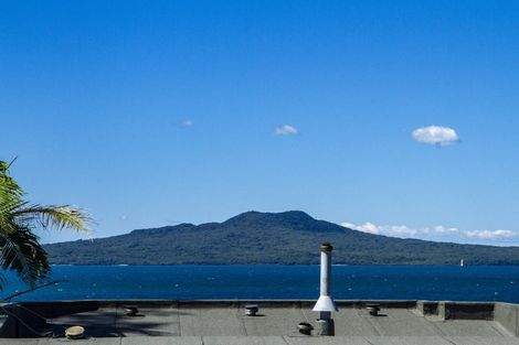 Photo of property in 1/9 The Esplanade, Castor Bay, Auckland, 0620