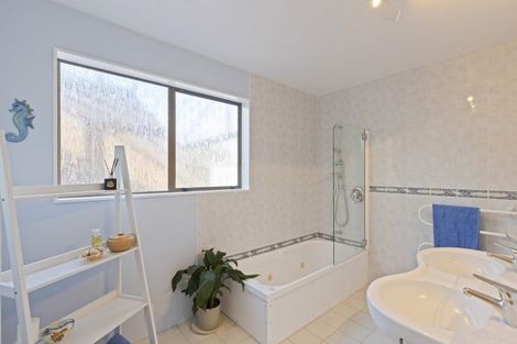 Photo of property in 62e Poplar Grove, Whalers Gate, New Plymouth, 4310