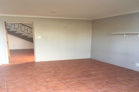 Photo of property in 2/34 Topliss Drive, Northcross, Auckland, 0632