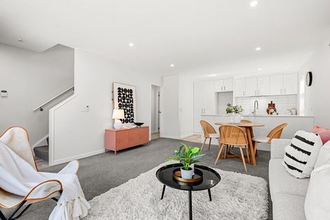 Photo of property in 90a Cambridge Terrace, Waterloo, Lower Hutt, 5011