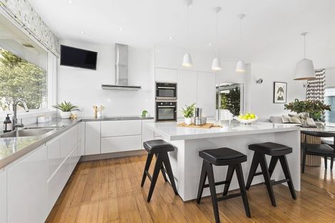 Photo of property in 46a Waru Street, Khandallah, Wellington, 6035