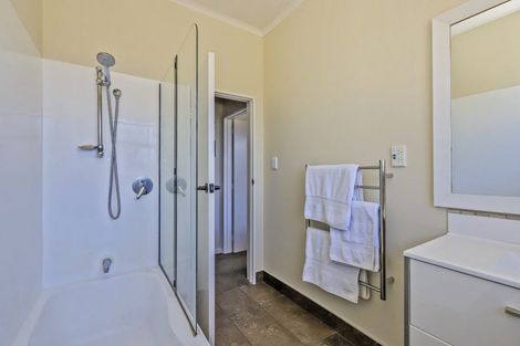 Photo of property in 118a Tait Drive, Greenmeadows, Napier, 4112