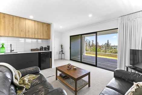 Photo of property in 9 Bayly Road, Moturoa, New Plymouth, 4310