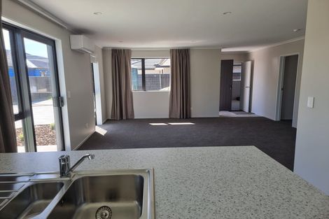 Photo of property in 79 Akoranga Place, Hornby, Christchurch, 8042