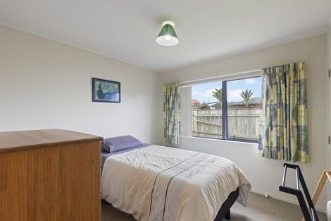 Photo of property in 64 Branch Road, Highlands Park, New Plymouth, 4312