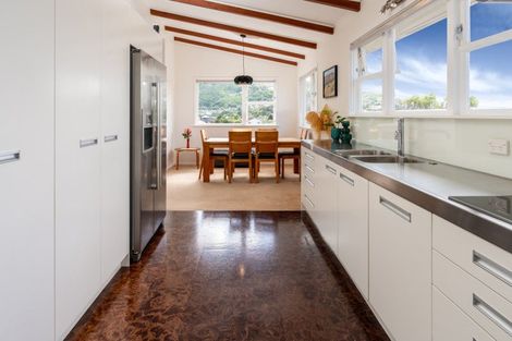 Photo of property in 32 Motueka Street, Ngaio, Wellington, 6035