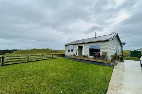 Photo of property in 136 Derham Road, Te Horo, Otaki, 5581
