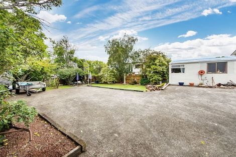 Photo of property in 9 Roberts Road, Te Atatu South, Auckland, 0610