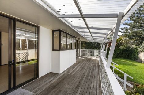 Photo of property in 3175 Great North Road, New Lynn, Auckland, 0600