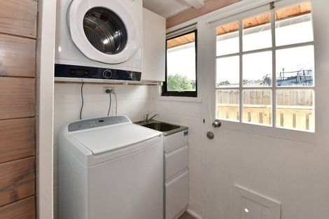 Photo of property in 1389 Whangaparaoa Road, Army Bay, Whangaparaoa, 0930