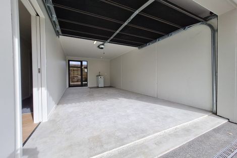 Photo of property in 8/5 Peachgrove Road, Te Atatu Peninsula, Auckland, 0610