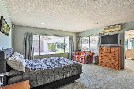 Photo of property in 102 Church Road, Taradale, Napier, 4112