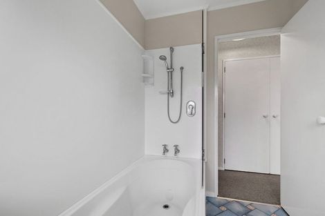 Photo of property in 105 Hillcrest Drive, Kelvin Grove, Palmerston North, 4414