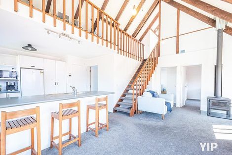 Photo of property in 27a Kingsbridge Place, Newlands, Wellington, 6037