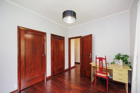 Photo of property in 210 College Street, West End, Palmerston North, 4412