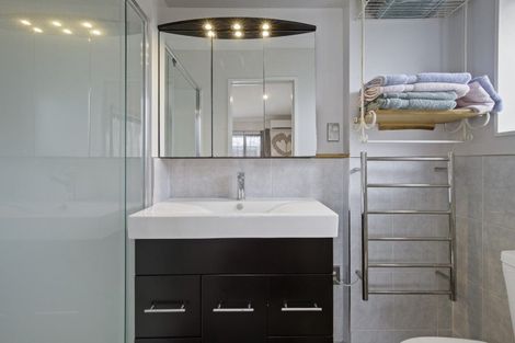 Photo of property in 32 Lough Bourne Drive, Pukekohe, 2120