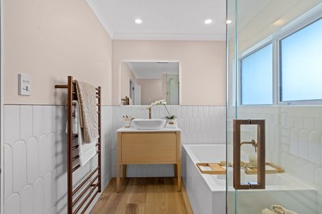 Photo of property in 70 Bay Vista Drive, Red Beach, 0932