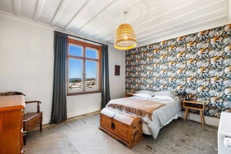 Photo of property in 16 Brewster Street, Bluff Hill, Napier, 4110