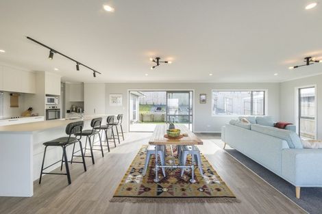 Photo of property in 18 Poplar Grove, Feilding, 4702