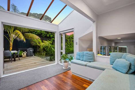 Photo of property in 556 Beach Road, Rothesay Bay, Auckland, 0630