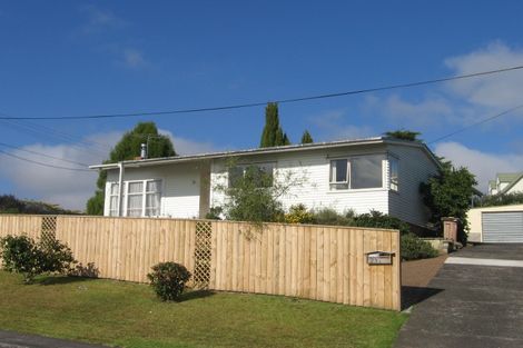 Photo of property in 1/23 Weldene Avenue, Glenfield, Auckland, 0629