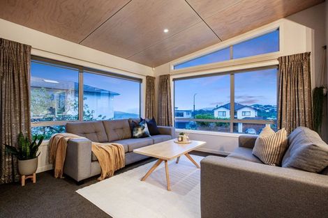 Photo of property in 7 Aoraki Rise, Aotea, Porirua, 5024