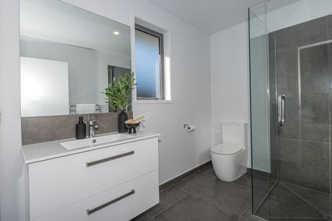 Photo of property in 18 Maui Place, Spotswood, New Plymouth, 4310