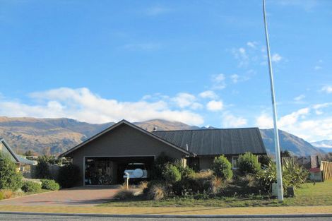 Photo of property in 132 Kings Drive, Wanaka, 9305