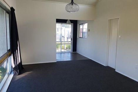 Photo of property in 2 Cypress Grove, Paraparaumu, 5032