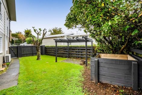 Photo of property in 14 Acacia Place, Bell Block, New Plymouth, 4312