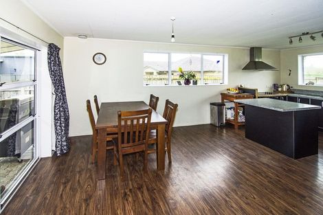 Photo of property in 476 High Street South, Carterton, 5713
