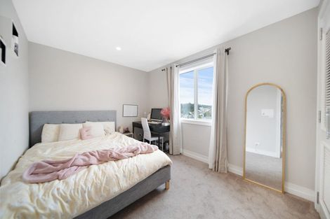 Photo of property in 2 Bela Vista Boulevard, Swanson, Auckland, 0614