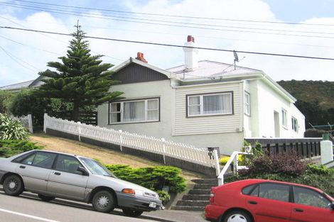 Photo of property in 30 Eden Street, Island Bay, Wellington, 6023