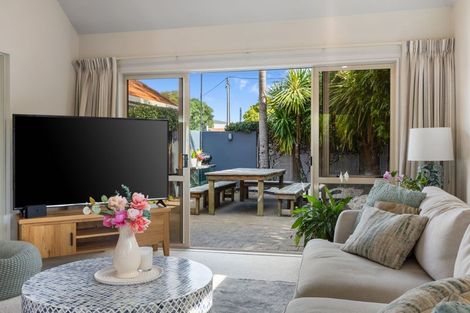 Photo of property in 1/8 Fenwick Avenue, Milford, Auckland, 0620