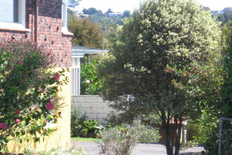 Photo of property in 4 Folkestone Street, Murrays Bay, Auckland, 0630