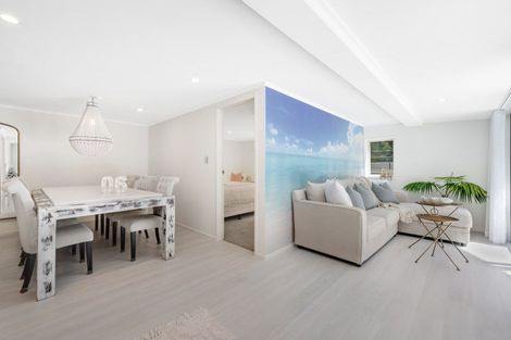 Photo of property in 7 Hartles Place, Mellons Bay, Auckland, 2014