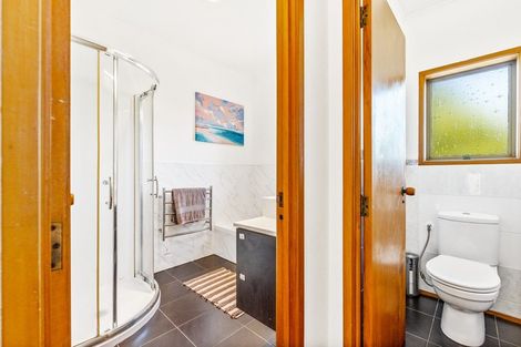 Photo of property in 8 Penton Road, Stanmore Bay, Whangaparaoa, 0932